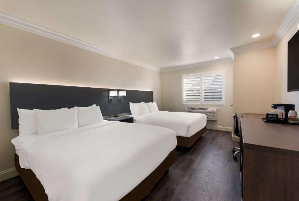 Comfort Inn Gilroy image 17