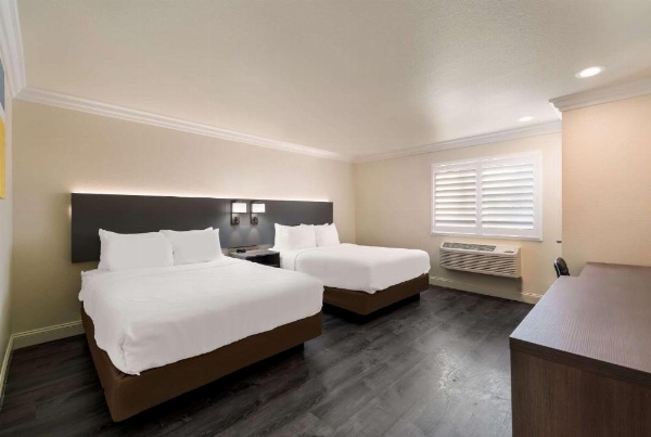 Comfort Inn Gilroy image 22